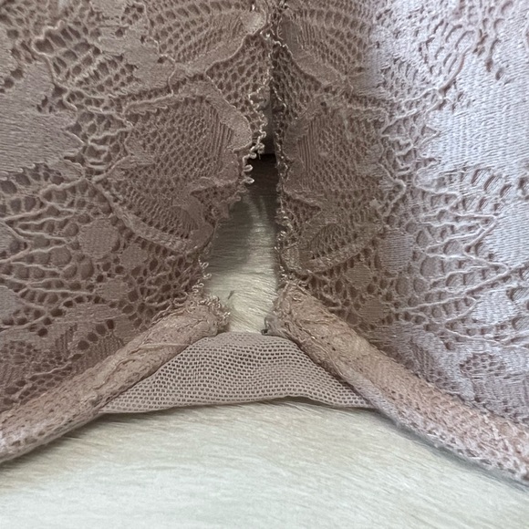 Victoria’s Secret Nude Lace Push Up Bra - Picture 4 of 11